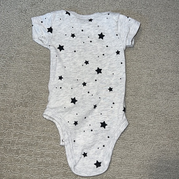 Bloomie’s Baby Bodysuits, 3 Pack, size newborn. - Picture 8 of 8